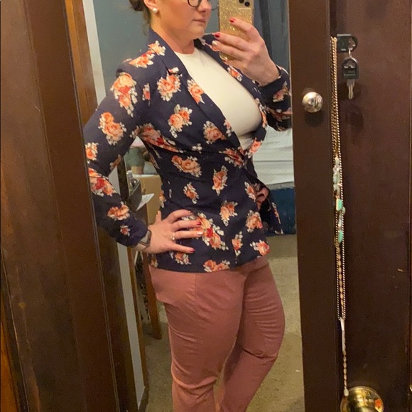 Floral blazer - Picture 2 of 9